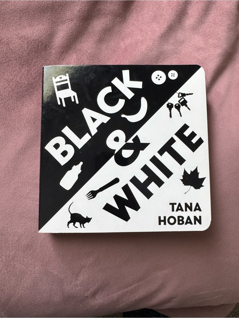 Black & White Board Book by Tana Hoban